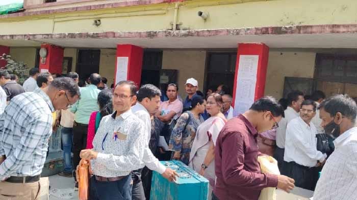 गोपनीय सामग्री का वितरण (2)