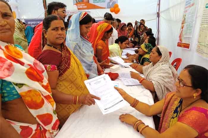 महतारी वंदन योजना से महिला सशक्तिकरण एवं (1)