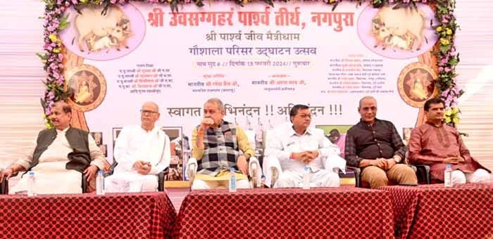 वाणिज्य और उद्योग एवं श्रम विभाग मंत्री श्री लखन लाल देवांगन (4)