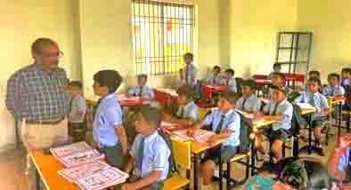 जिला शिक्षा अधिकारी ने 10 विद्यालयों (3)
