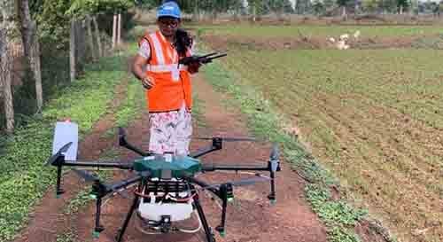 दुर्ग की ड्रोन दीदी की सफलता के उड़ान की कहानी (3)