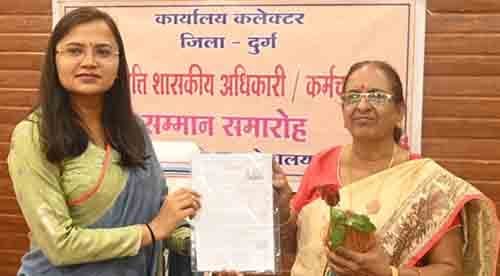 सेवानिवृत हुए शासकीय सेवकों (3)