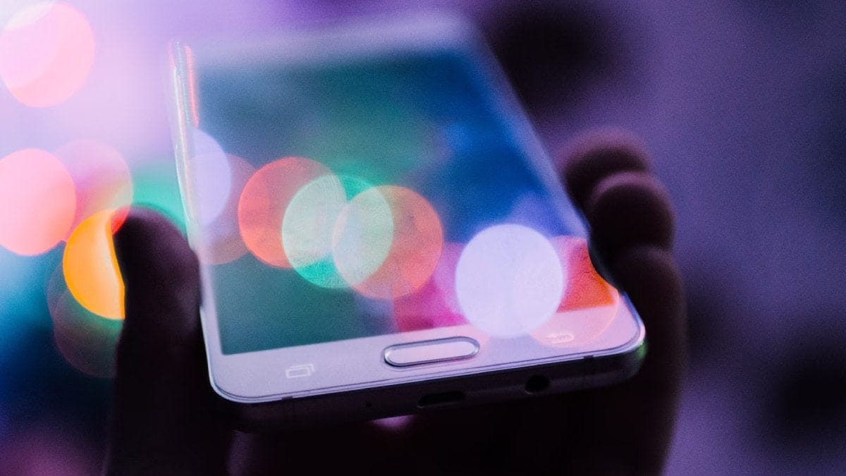 Qc73ijl smartphoneunsplashsmall 625x300 04 September 24.jpg