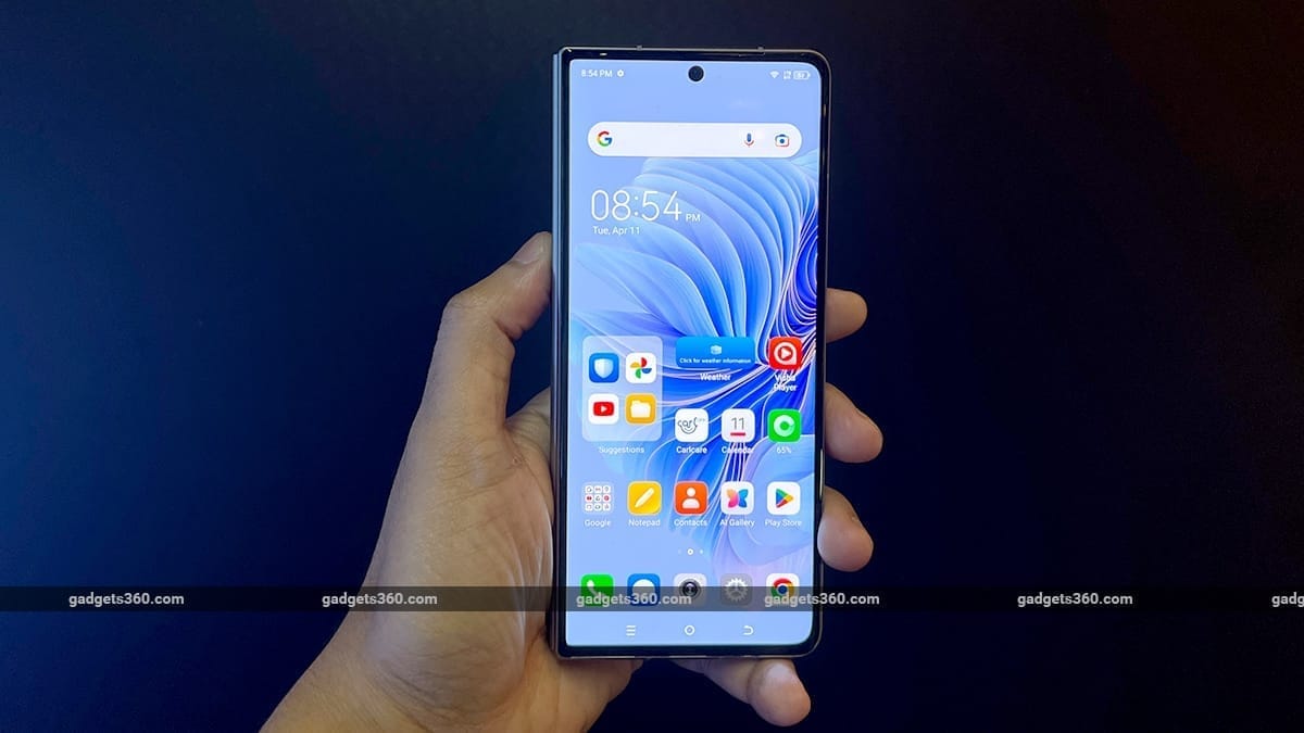 Tecno phantom v fold 5g first look outer Screen gadgets360 1681306526251.jpg