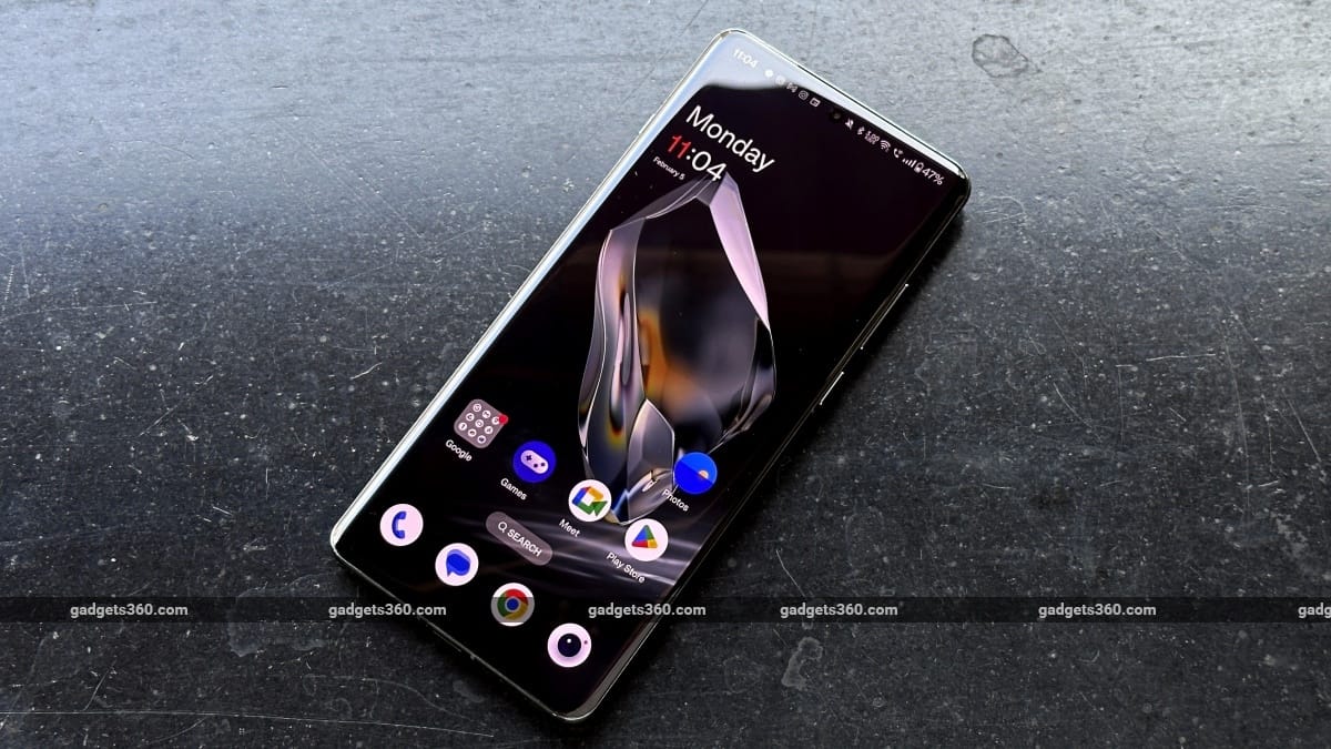 1729168715 OnePlus 12 5G front design ndtv 1707130950381.jpg