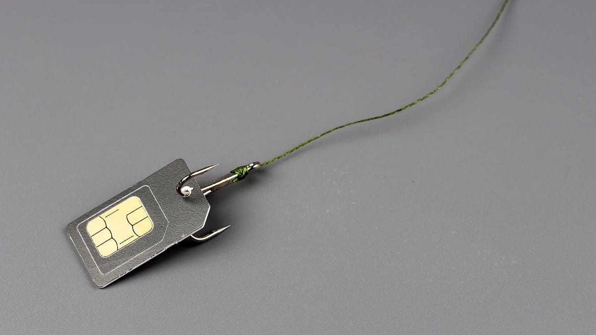 Sim card andrey metelev unsplash 1647953342964.jpg