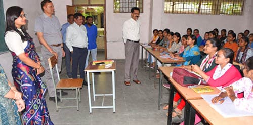 कन्या महाविद्यालय का किया औचक निरीक्षण (3)