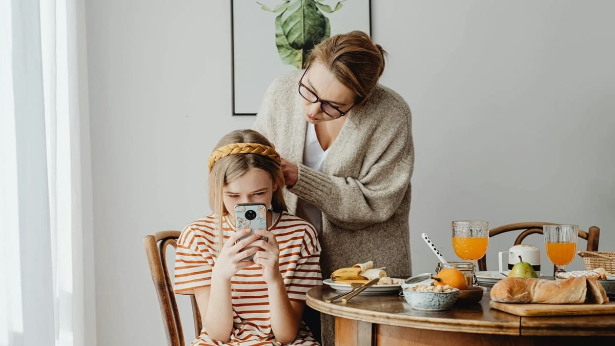 Arn86if8 smartphone addiction 625x300 06 December 24.jpg