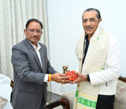 1735980327 3b40220b8eed4ebc4ba4 250x216.jpg