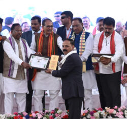 1736523311 579d0ffbc1fea4701188 250x233.jpg