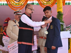 1737882733 f1fc59033cdd5784db3e 250x187.jpg