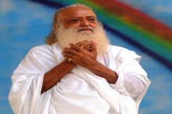 Asaram Bapu out on interim bail 2 250x167.jpg