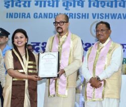 1738409102 dfac120b548af333f10e 250x213.jpg