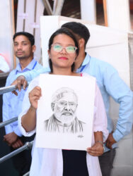 1743413529 ec026ef48a68a5c7a9cd 188x250.jpg