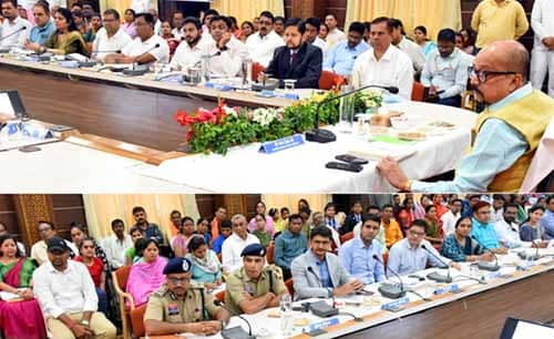 राज्यपाल श्री रमेन डेका ने जिले के प्रशासनिक अधिकारियों की ली बैठक (3)