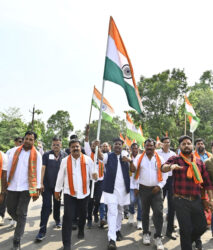 1747497975 e1e78a3fd4b3f7c4f1e5 213x250.jpg