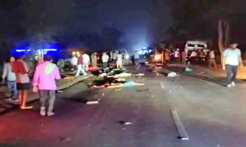 खरोरा में हुए भीषण सड़क हादसे में 13 लोगों की मृत्यु एवं 14 लोगों घायल होने की खबर अत्यंत दुःखद है।